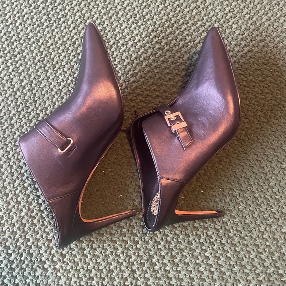 New- Vince Camuto NWT black booties slip on heels - Picture 4 of 6